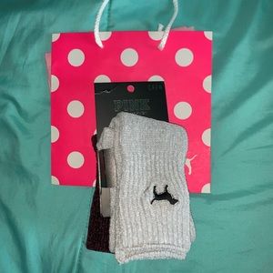 VS Pink Chenille Crew Socks (2 pairs)